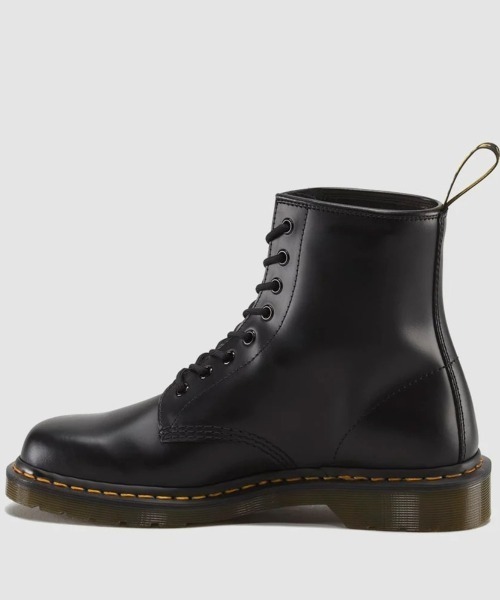 Dr. Martens(ドクターマーチン)の「Dr. MARTENS 1460 8 HOLE BOOT(ドクターマーチン 1460 8 ホールブーツ)(ブーツ・メンズ・ブラック/チェリーレッド・26cm/25cm/24cm/23cm/29cm/28cm/27cm)」の5枚目の写真