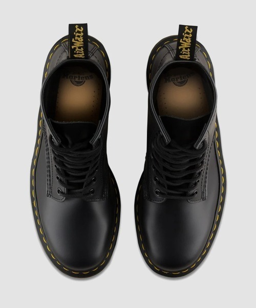 Dr. Martens(ドクターマーチン)の「Dr. MARTENS 1460 8 HOLE BOOT(ドクターマーチン 1460 8 ホールブーツ)(ブーツ・メンズ・ブラック/チェリーレッド・26cm/25cm/24cm/23cm/29cm/28cm/27cm)」の3枚目の写真