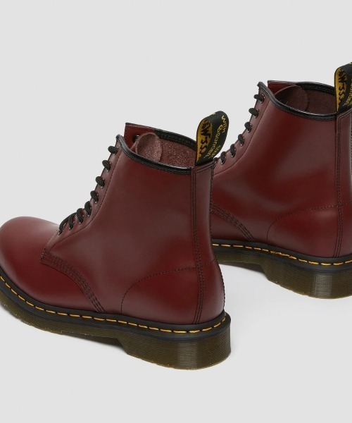 Dr. Martens(ドクターマーチン)の「Dr. MARTENS 1460 8 HOLE BOOT(ドクターマーチン 1460 8 ホールブーツ)(ブーツ・メンズ・ブラック/チェリーレッド・26cm/25cm/24cm/23cm/29cm/28cm/27cm)」の11枚目の写真
