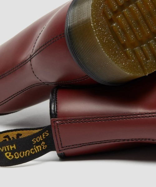 Dr. Martens(ドクターマーチン)の「Dr. MARTENS 1460 8 HOLE BOOT(ドクターマーチン 1460 8 ホールブーツ)(ブーツ・メンズ・ブラック/チェリーレッド・26cm/25cm/24cm/23cm/29cm/28cm/27cm)」の14枚目の写真