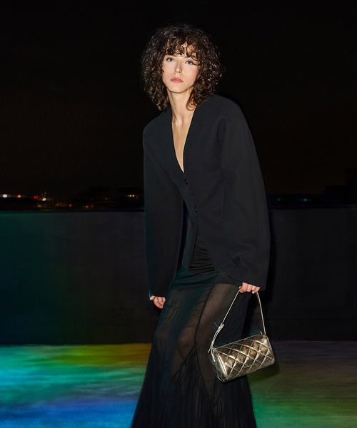 CHARLES & KEITH(チャールズ & キース)の「Janie ジェイニー キルトショルダーバッグ(ショルダーバッグ・レディース・シャンパン/バーガンディー・S)」の19枚目の写真
