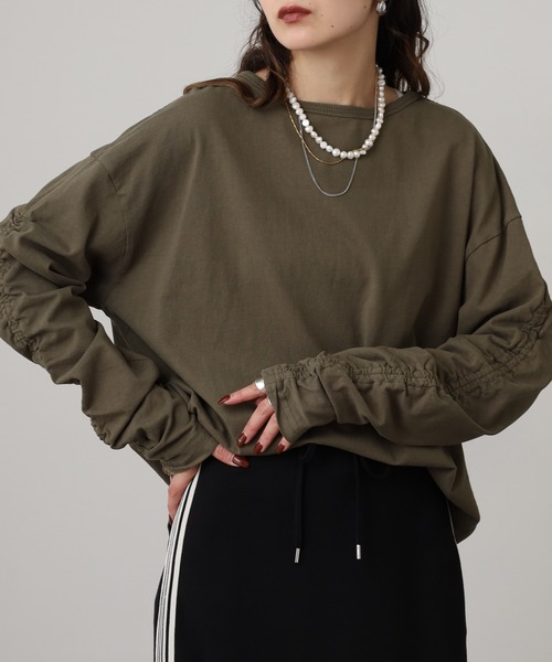 Arinomama(アリノママ)の「Arinomama シャーリングスリーブロンT ピグメント加工(Tシャツ/カットソー・レディース・ブラック/カーキ/ネイビー/オフホワイト・FREE)」の3枚目の写真