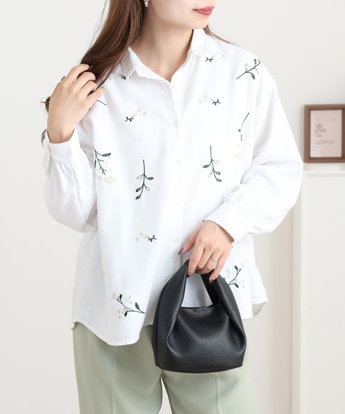Quelle Chance(ケルシャンス)の「花刺繍ちび衿シャツ(シャツ/ブラウス・レディース・ブラック系その他/チャコールグレー/オフホワイト・L/M)」の19枚目の写真