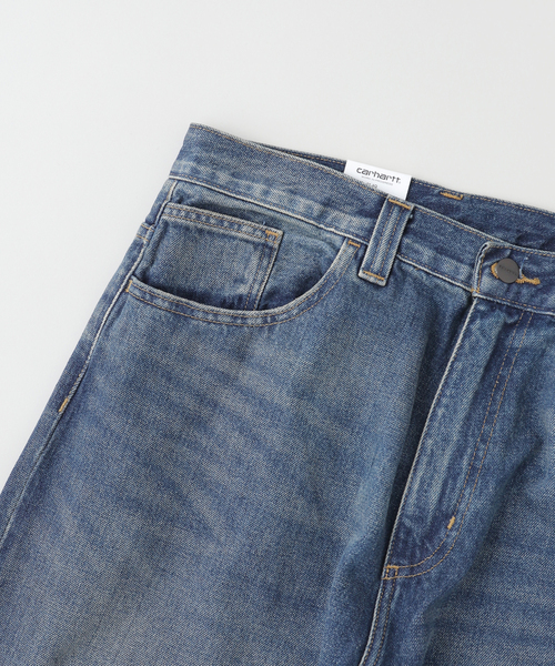 Carhartt WIP（カーハートダブリューアイピー）の「CARHARTT WIP / カーハート ダブリューアイピー BRANDON PANT worn used wash（デニムパンツ・メンズ・ライトブルー・30/34/32）」の3枚目の写真