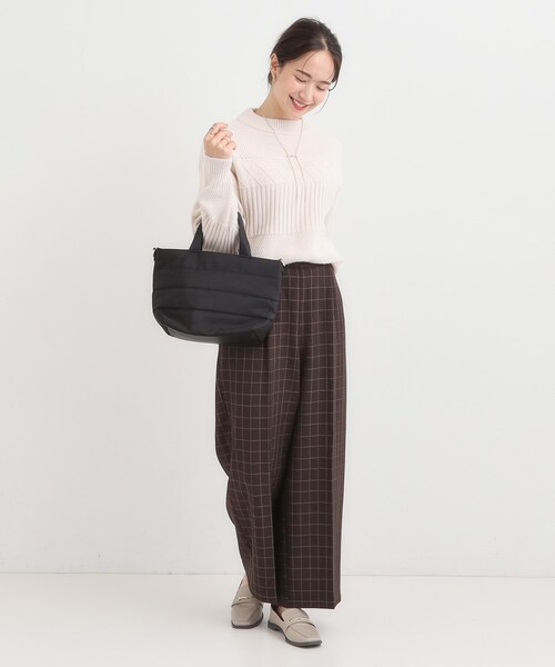 SHOO・LA・RUE(シューラルー)の「キルティングトートバッグ(トートバッグ・レディース・ライトベージュ/ブラウン系その他/ブラック・00)」の5枚目の写真