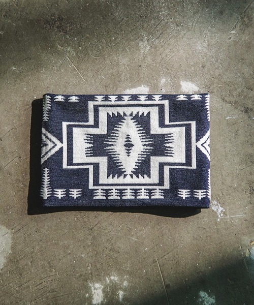 PENDLETON（ペンドルトン）の「PENDLETON ペンドルトン HARDING KNIT NECKWARMER ハーディング ジャガード ニット ネックウォーマー（ネックウォーマー/スヌード・メンズ・ライトグレー/ブラック・FREE）」の2枚目の写真