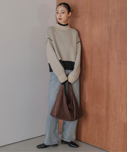 La-gemme（ラジェム）の「リバーシブルデザイン 配色ニットトップス（ニット/セーター・レディース・イエロー×グレー/ネイビー系/ブルー系/ベージュ×ブラック・フリー）」の5枚目の写真