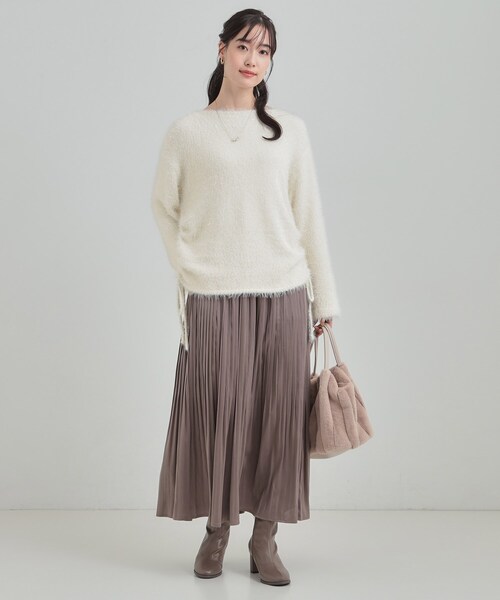 Cutie Blonde（キューティーブロンド）の「キラふわ ラメフェザー ドロストニット（ニット/セーター・レディース・グリーン系/ベージュ/オフホワイト/チャコールグレー・00）」の5枚目の写真