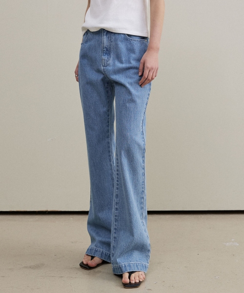 ARTID（アルティーダ）の「フレアデニムパンツ_BLUE（デニムパンツ・レディース・ブルー・SMALL/MEDIUM）」の3枚目の写真