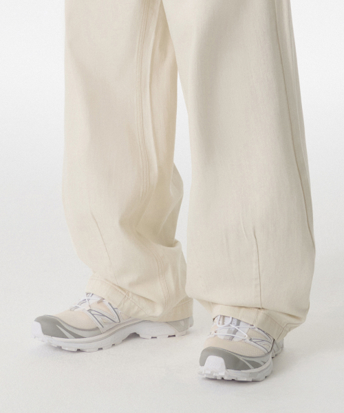 MUSINSA STANDARD（ムシンサスタンダード）の「リネンライクバルーンデニムパンツ[クリーム]（デニムパンツ・メンズ・その他・34/36/38/40/42/28/30/32/26）」の6枚目の写真