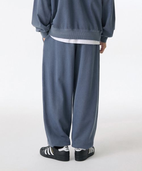 MUSINSA STANDARD（ムシンサスタンダード）の「ピグメントワイドスウェットパンツ [ダスティブルー]（スウェットパンツ・メンズ・その他・SMALL/MEDIUM/LARGE/X-LARGE/XX-LARGE）」の2枚目の写真