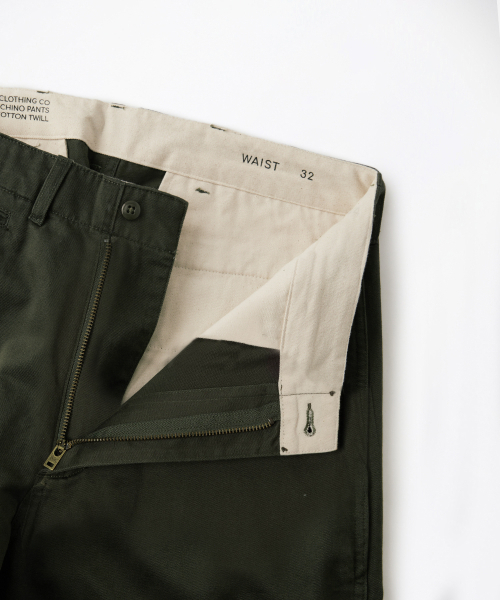 OUTSTANDING(アウトスタンディング)の「OFFICER CHINO PANTS_OLIVE GREEN(その他パンツ・レディース・その他・SMALL/MEDIUM/LARGE)」の6枚目の写真
