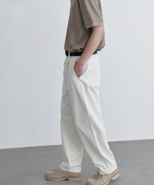 MUSINSA STANDARD（ムシンサスタンダード）の「リバースワンタックレギュラーフィットチノパンツ[クリーム]（その他パンツ・メンズ・その他・40/38/42/36/34/32/30/31/33/26/27/28/29）」の4枚目の写真