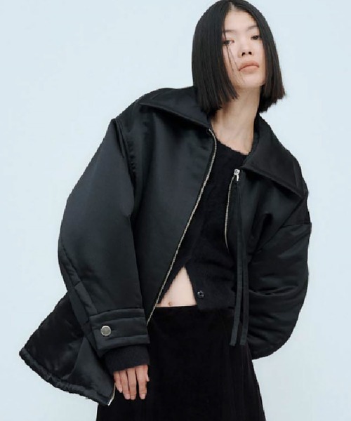 THINGS THAT MATTER(シングス ザット マター)の「SATIN PAD JACKET / サテン パッド ジャケット(ブルゾン・レディース・アイボリー/ブラック・FREE)」の1枚目の写真