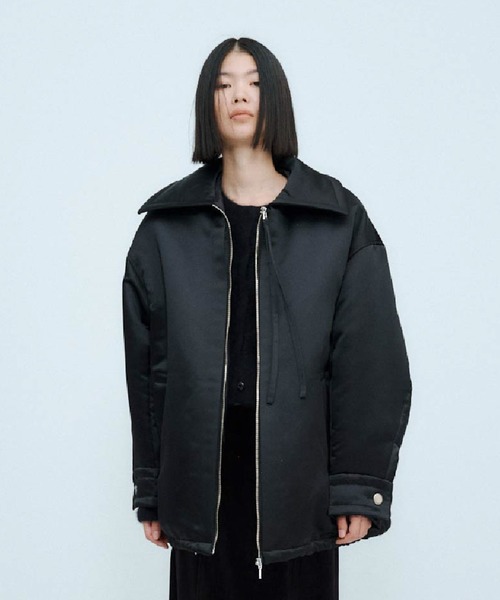 THINGS THAT MATTER(シングス ザット マター)の「SATIN PAD JACKET / サテン パッド ジャケット(ブルゾン・レディース・アイボリー/ブラック・FREE)」の4枚目の写真