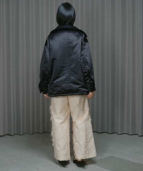 THINGS THAT MATTER(シングス ザット マター)の「SATIN PAD JACKET / サテン パッド ジャケット(ブルゾン・レディース・アイボリー/ブラック・FREE)」の7枚目の写真