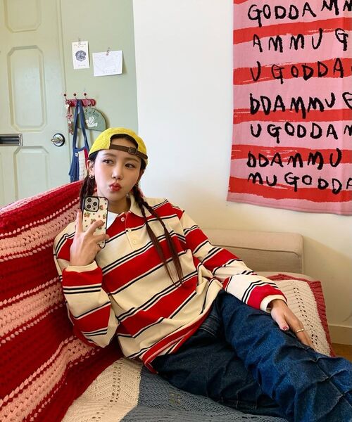VANONE ATELIER（バノンアトリエ）の「A3509 マルチストライプカラーTシャツ_Red（ポロシャツ・レディース・レッド・FREE）」の3枚目の写真