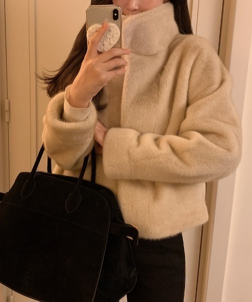 emi+（エミプラス）の「ショート丈スタンドカラーﾌｧ‐ブルゾン（ブルゾン・レディース・ブラック/ベージュ・FREE）」の11枚目の写真