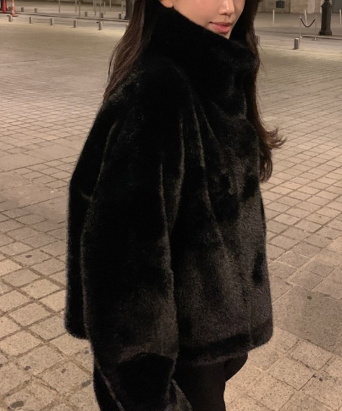 emi+（エミプラス）の「ショート丈スタンドカラーﾌｧ‐ブルゾン（ブルゾン・レディース・ブラック/ベージュ・FREE）」の17枚目の写真