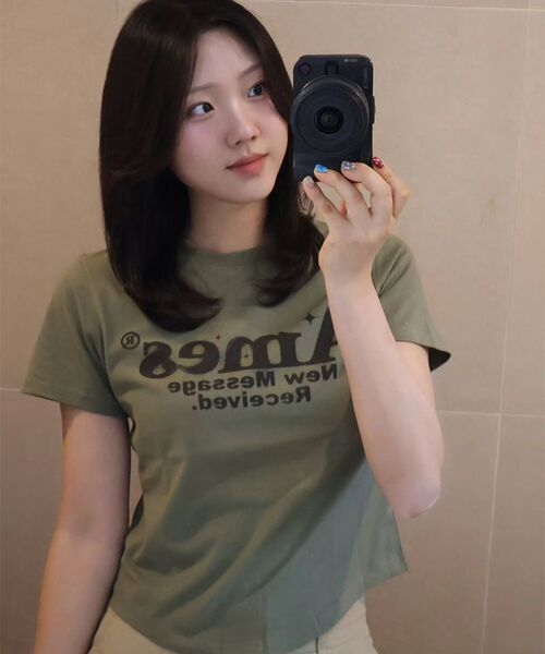 AMESWORLDWIDE(アメスワールドワイド)の「ROUND HEM CROP TEE KHAKI(Tシャツ/カットソー・レディース・その他・FREE)」の15枚目の写真