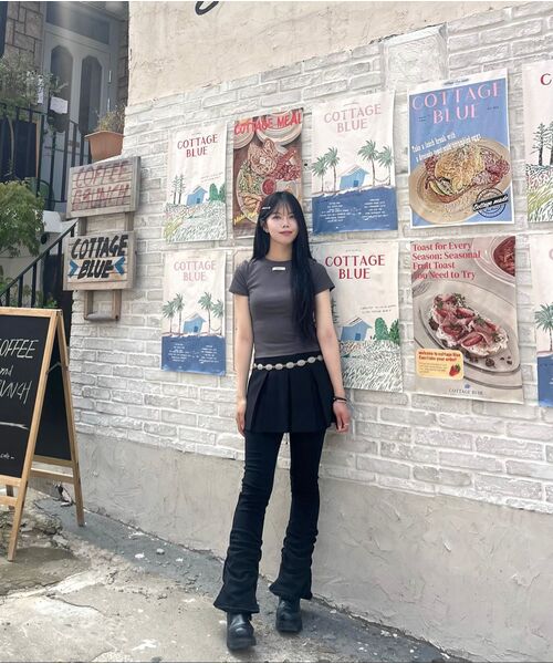 AMESWORLDWIDE(アメスワールドワイド)の「ROUND HEM CROP TEE KHAKI(Tシャツ/カットソー・レディース・その他・FREE)」の11枚目の写真