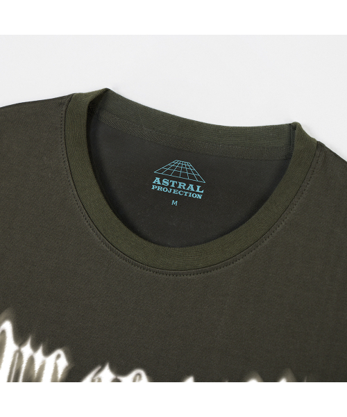 ASTRAL PROJECTION(アストラルプロジェクション)の「アウトオブボディオーバーサイズロングスリーブTシャツ_カーキ(Tシャツ/カットソー・メンズ・その他・LARGE/MEDIUM/X-LARGE/XX-LARGE)」の3枚目の写真