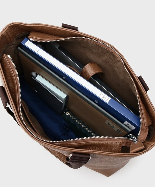 TAKEO KIKUCHI(タケオキクチ)の「【ONOFF対応】アーバンシュリンクトート(トートバッグ・メンズ・ブラウン系/ブラック・00)」の17枚目の写真