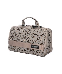 ARTISAN&ARTIST（アルティザンアンドアーティスト）の「「ARTISAN＆ARTIST」ミス・パンテール/大きめサイズのスロープシェイプ・ポーチ（ポーチ）」