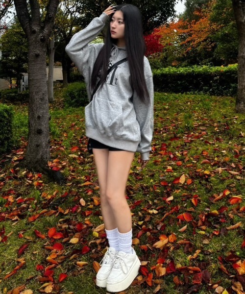 MUCENT(ムセント)の「A'GEM/9 × .kom 『MUCENT/ムセント』 SAHARA GRADATION LEOPARDCROSS HOOD/サハラ ラデーション レオパードクロス プルオーバーパーカー(パーカー・レディース・ブラック/グレー・FREE)」の5枚目の写真