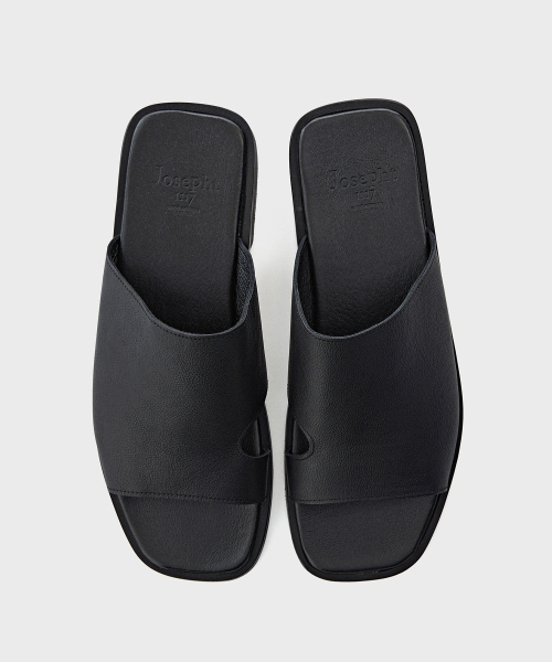 JOSEPHT（ジョセフ）の「TROY BLACK [VIBRAM]（サンダル・レディース・その他・25cm/24cm/26cm/27cm/28cm）」の5枚目の写真