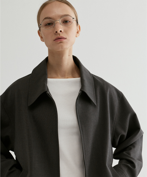 FROMWHERE(フロムウェア)の「Elastic Hem Zip-Up Bomber Jacket Charcoal Gray(ブルゾン・レディース・その他・FREE)」の2枚目の写真