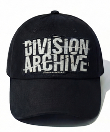 IDWS（アイドンワナセル）の「Division Archive Maxi Cap Black（キャップ）」