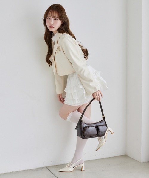 one after another NICE CLAUP（ワンアフターアナザーナイスクラップ）の「【WEB限艇】ブローチ付きショートテーラードジャケット（テーラードジャケット・レディース・チャコールグレー/アイボリー/ホワイト×ブラック・FREE）」の11枚目の写真