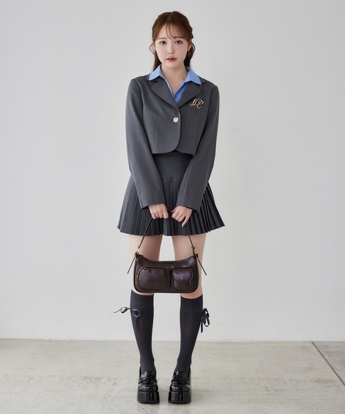 one after another NICE CLAUP（ワンアフターアナザーナイスクラップ）の「【WEB限艇】ブローチ付きショートテーラードジャケット（テーラードジャケット・レディース・チャコールグレー/アイボリー/ホワイト×ブラック・FREE）」の4枚目の写真