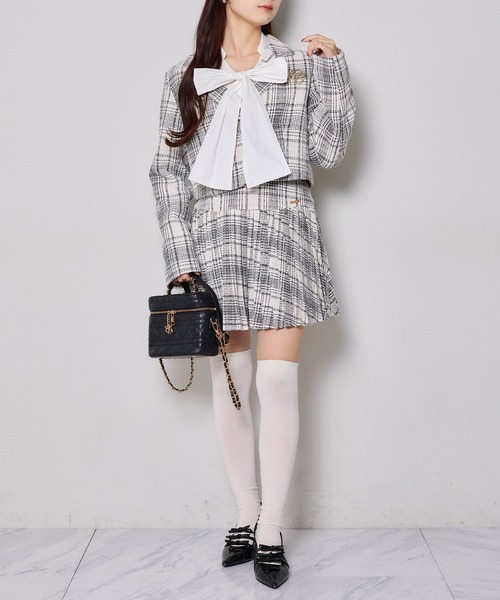 one after another NICE CLAUP（ワンアフターアナザーナイスクラップ）の「ブローチ付きショートテーラージャケット/WEB限定リバイバル（テーラードジャケット・レディース・チャコールグレー/アイボリー/ホワイト×ブラック・FREE）」の17枚目の写真