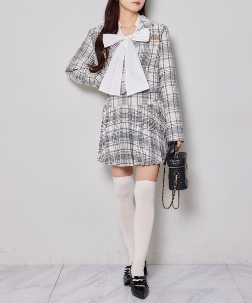 one after another NICE CLAUP（ワンアフターアナザーナイスクラップ）の「ブローチ付きショートテーラージャケット/WEB限定リバイバル（テーラードジャケット・レディース・チャコールグレー/アイボリー/ホワイト×ブラック・FREE）」の18枚目の写真