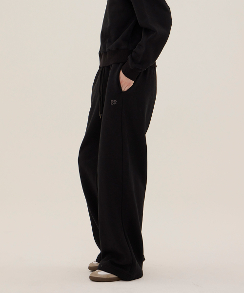 DANGLEDROP(ダングルドロップ)の「DGDP スクエアワイドパンツ_ブラック(スウェットパンツ・レディース・その他・SMALL/MEDIUM)」の3枚目の写真