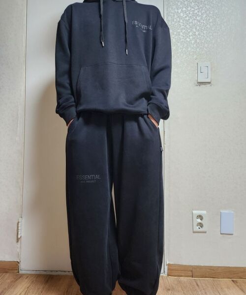 AOG PROJECT(エイオージープロジェクト)の「エッセンシャルフードパーカー(ブラック)(パーカー・メンズ・ブラック・LARGE/X-LARGE)」の6枚目の写真