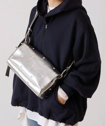 LIVETART（リヴェタート）の「《本革》ドットボディバッグ（ショルダーバッグ）」