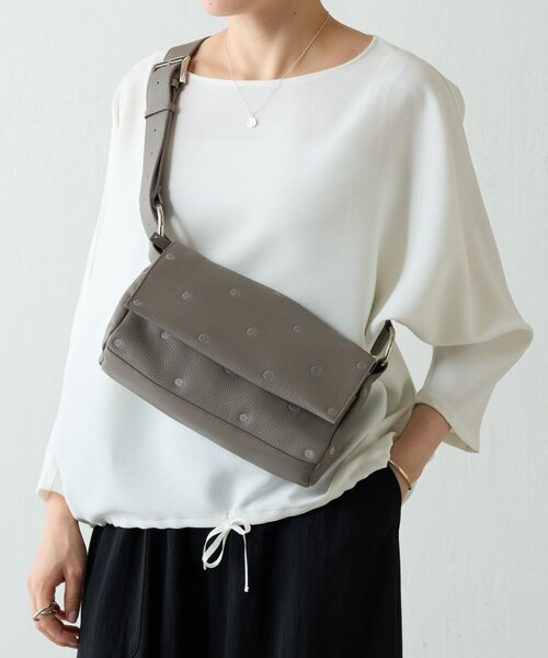 BEARDSLEY（ビアズリー）の「《本革》ドットボディバッグ（ショルダーバッグ・レディース・ブラック/グレー系その他/シルバー・FREE）」の12枚目の写真