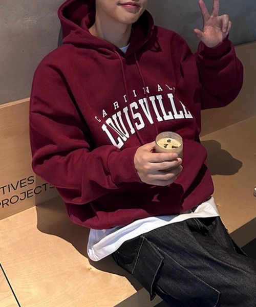 NOWLE(ノウル)の「【NOWLE】LOUISVILLE カレッジ アーチロゴ プルオーバーパーカー(パーカー・メンズ・ワインレッド・MEDIUM/X-LARGE/LARGE/SMALL)」の6枚目の写真