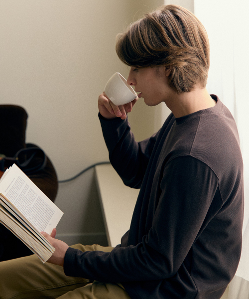 BASIC HOUSE(ベーシックハウス)の「ニットライクラウンドネック長袖TシャツブラウンLZTS6105(Tシャツ/カットソー・メンズ・ブラウン・FREE)」の12枚目の写真