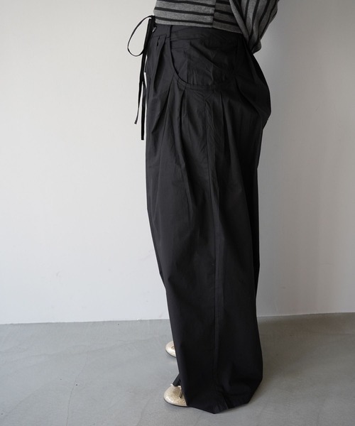 SANSeLF（サンセルフ）の「【SANSeLF】フロントリボンタックパンツ saw25a080（その他パンツ・レディース・カーキ/ブラック・FREE）」の11枚目の写真