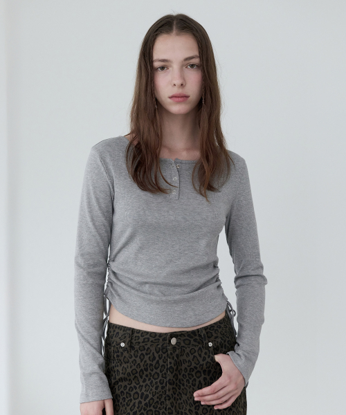 ROLAROLA(ロラロラ)の「SIDE STRING T-SHIRT GRAY(Tシャツ/カットソー・レディース・グレー・FREE)」の1枚目の写真