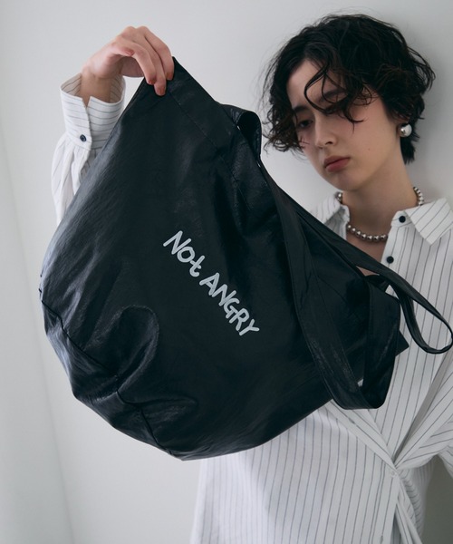 ブラックショルダーバッグ ロゴ入り セール】ロゴ刺繍ビッグショルダーBag（ショルダーバッグ）｜Trish