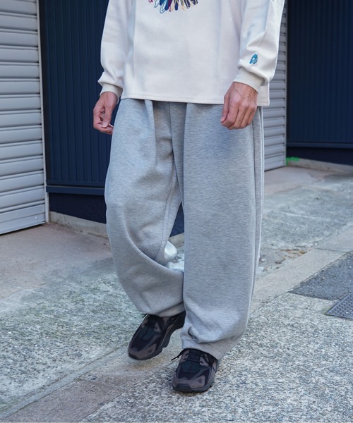 ATELANE(アテレーン)の「ATELANE / レーヨンMIXポンチ/タックイージーパンツ(スウェットパンツ・メンズ・杢グレー/ブラック・X-LARGE/LARGE/MEDIUM)」の4枚目の写真