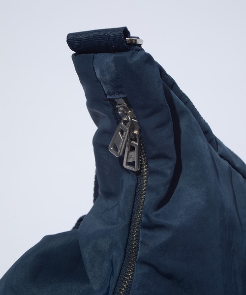 F/CE. (エフシーイー)の「F/CE. TEXTURED TWILL SHOULDER TOTE / エフシーイー テクスチャードツイル ショルダートート(ショルダーバッグ・メンズ・ブラック/ネイビー・FREE)」の10枚目の写真