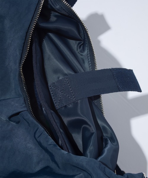 F/CE. (エフシーイー)の「F/CE. TEXTURED TWILL SHOULDER TOTE / エフシーイー テクスチャードツイル ショルダートート(ショルダーバッグ・メンズ・ブラック/ネイビー・FREE)」の12枚目の写真
