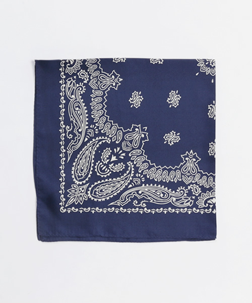 MOUSSY（マウジー）の「SILK BANDANA SCARF（バンダナ/スカーフ・レディース・ライトピンク/ブラック/ライトイエロー/レッド/ライトブルー/ライトベージュ/ネイビー/ホワイト・FREE）」の5枚目の写真
