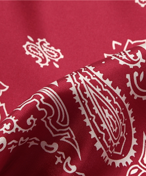 MOUSSY（マウジー）の「SILK BANDANA SCARF（バンダナ/スカーフ・レディース・ライトピンク/ブラック/ライトイエロー/レッド/ライトブルー/ライトベージュ/ネイビー/ホワイト・FREE）」の10枚目の写真